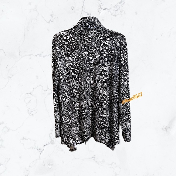 Isabella Rodriquez Pleated Swing Cardigan Woman's Plus 2X Black White Comfort - Picture 5 of 8